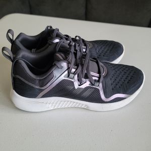 Used- Adidas Edge Bounce
